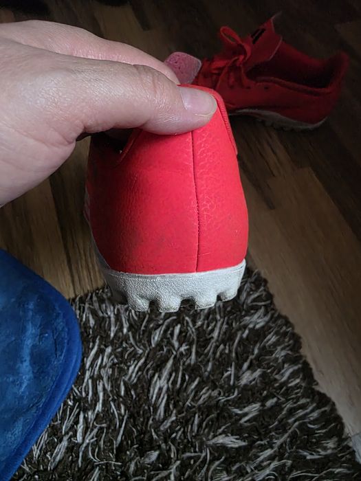 Ghete fotbal Adidas Predator