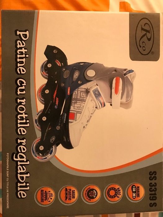 Vând role reglabile mărimea 33-36