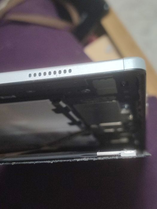 Продам Samsung tab a8 можно обмен на телефон.