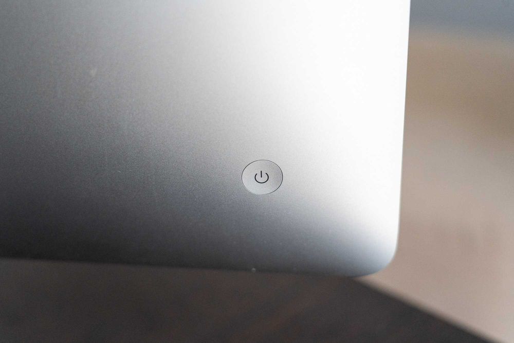 Продам iMac покупал в 2019 году