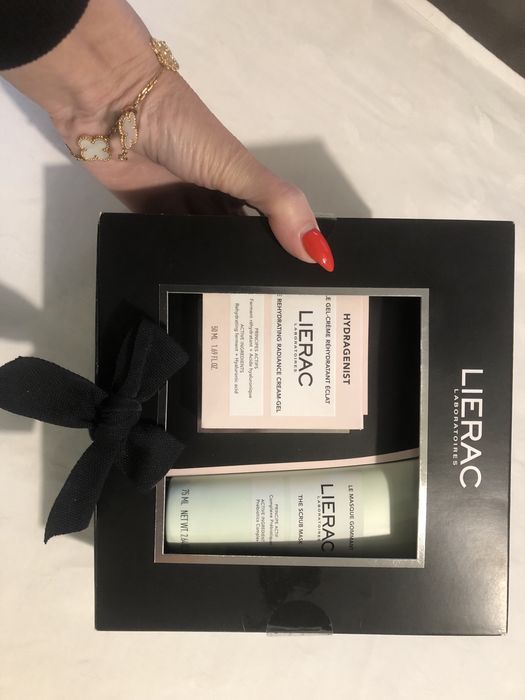 Невероятен комплект за лице на LIERAC