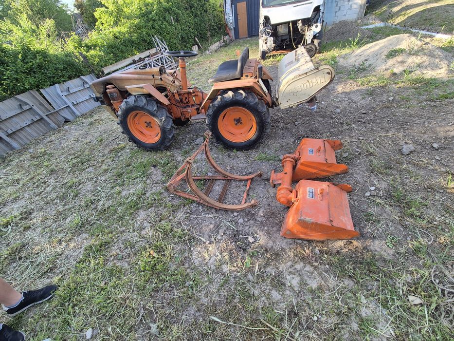 Vând tractor pasquali