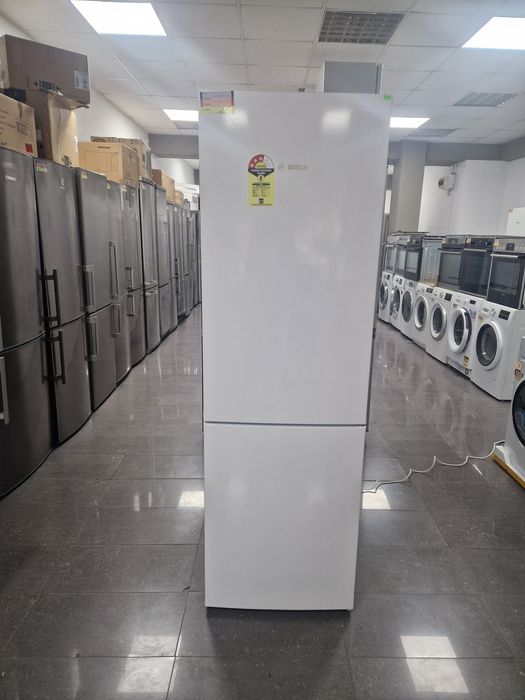 Хладилник с фризер Bosch 357 литра