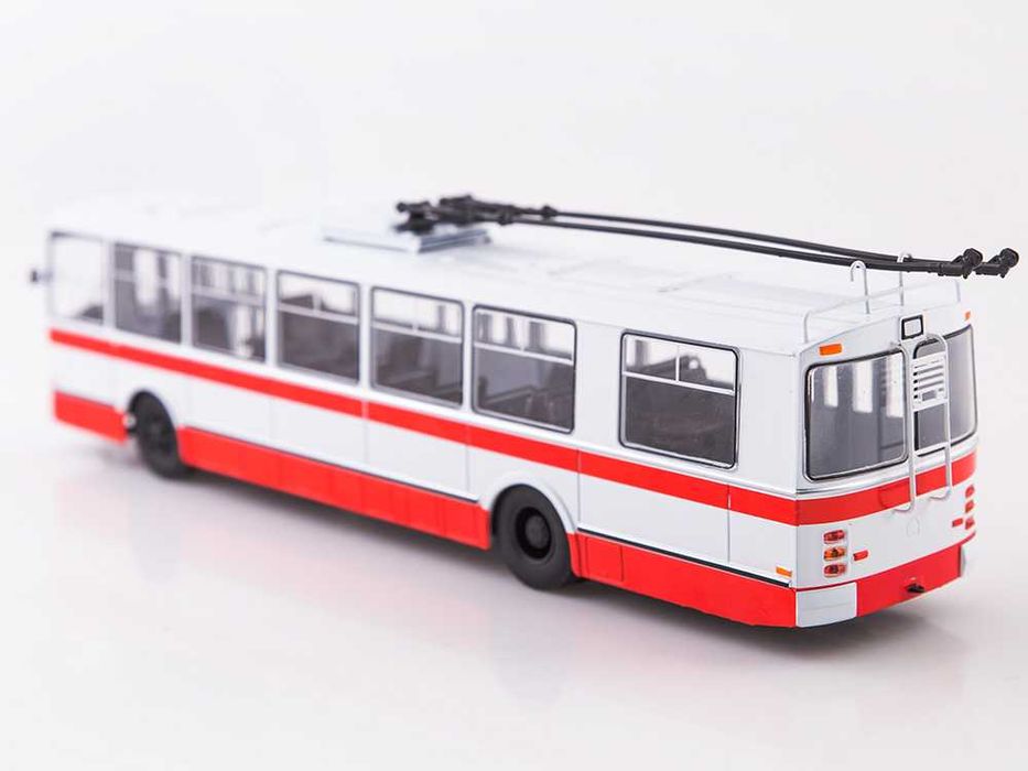 Продам ЗИУ-682Б троллейбус в масштабе 1:43 производитель MODIMIO