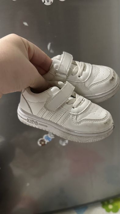 Обувь малышей детей