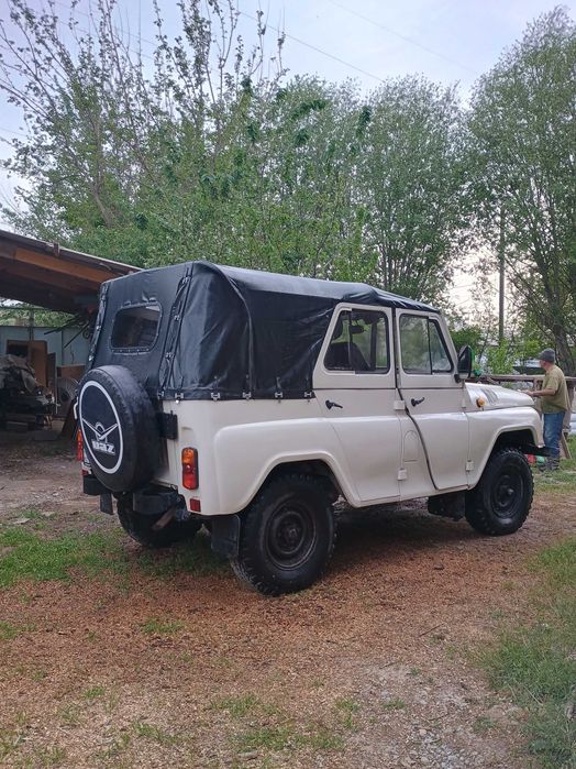 Автомобиль УАЗ 31512