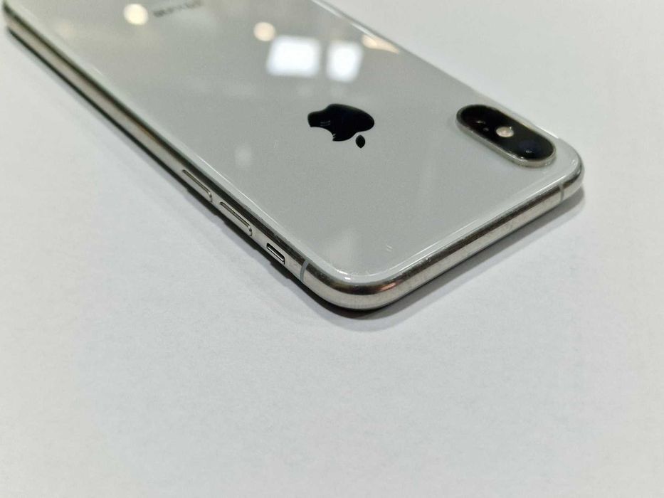 iPhone XS 64GB / 79%