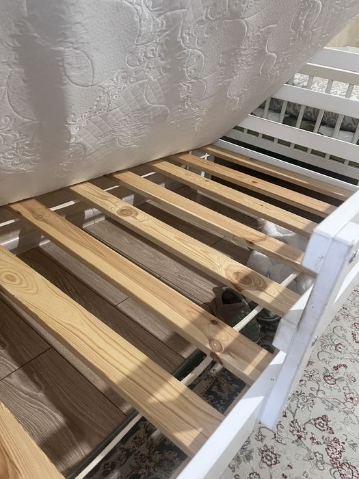Детская кровать с матрасом