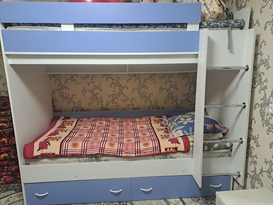 Детская двух яростная кровать