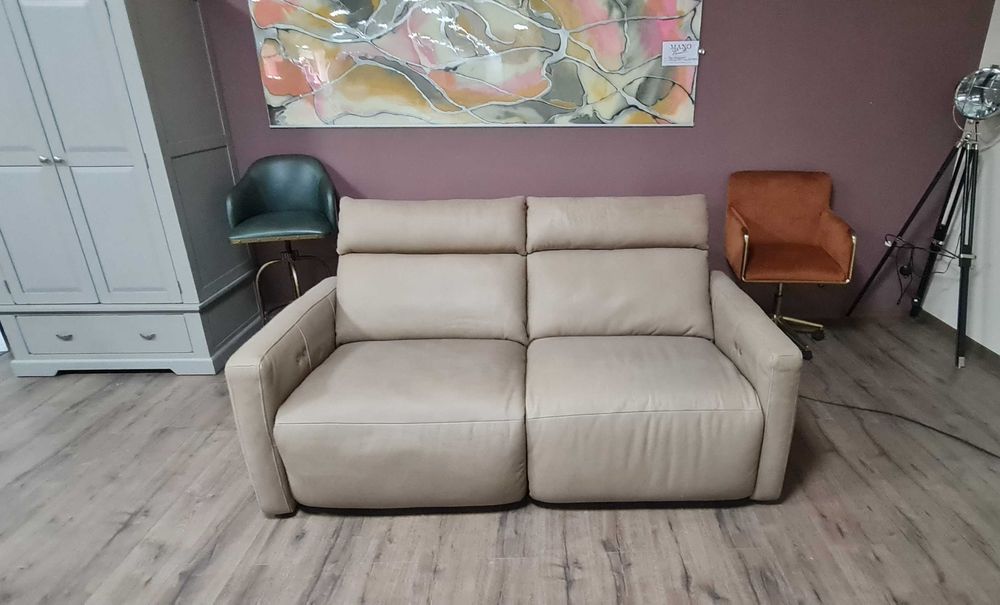 Италиански кожен диван тройка с електрически релаксиращ механизъм