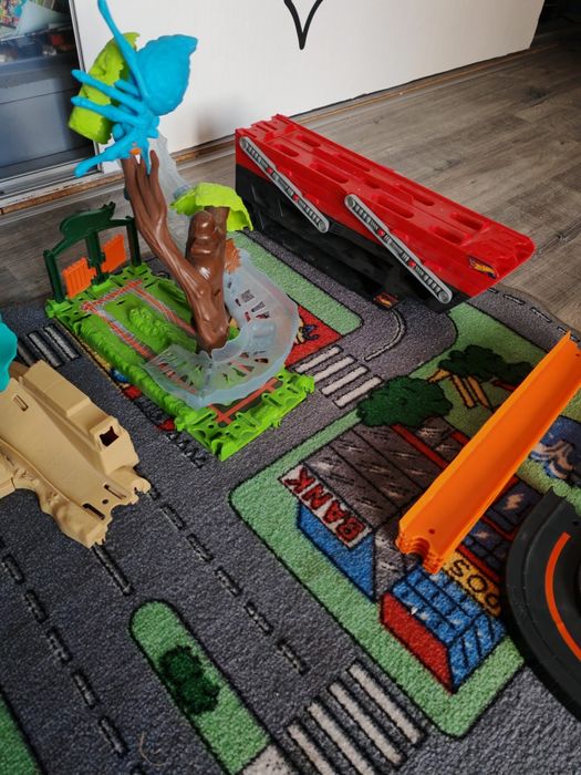 Hot weels писти и колички