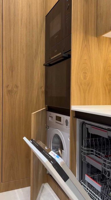 4-комнатная с дизайнерским ремонтом в Infinity, центр Ц1`