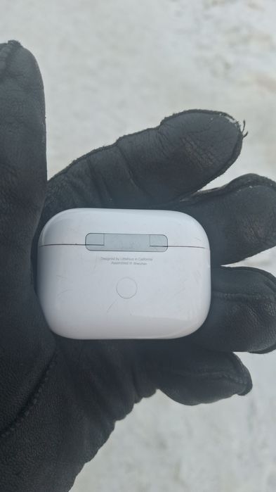 Нашёл кейс от наушников airpods