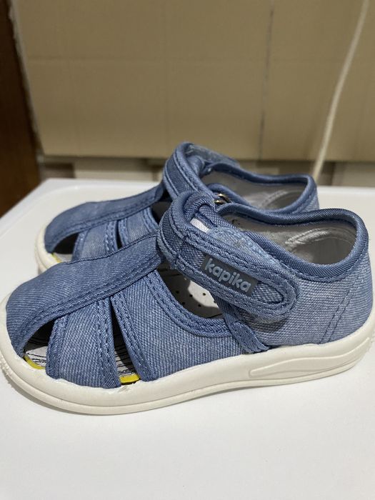 Продам детскую обувь 23 размер