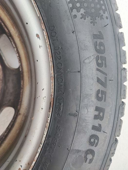 Джанта 5.5J 6x117 с чисто нова гума Kumho Winter 195/75/16