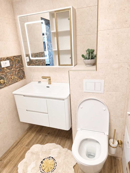 Apartament 4 camere, 90 mp, COMPLET MOBILAT & NOU – Central Târgu Frumos