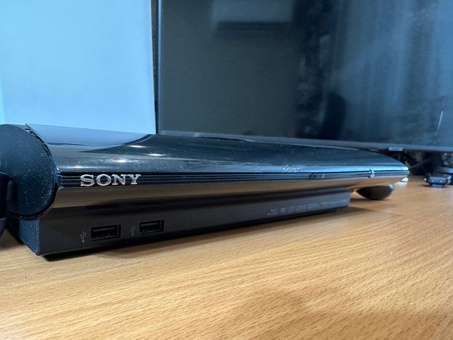 Sony PlayStation 3 Super Slim +40игр +2джойстика