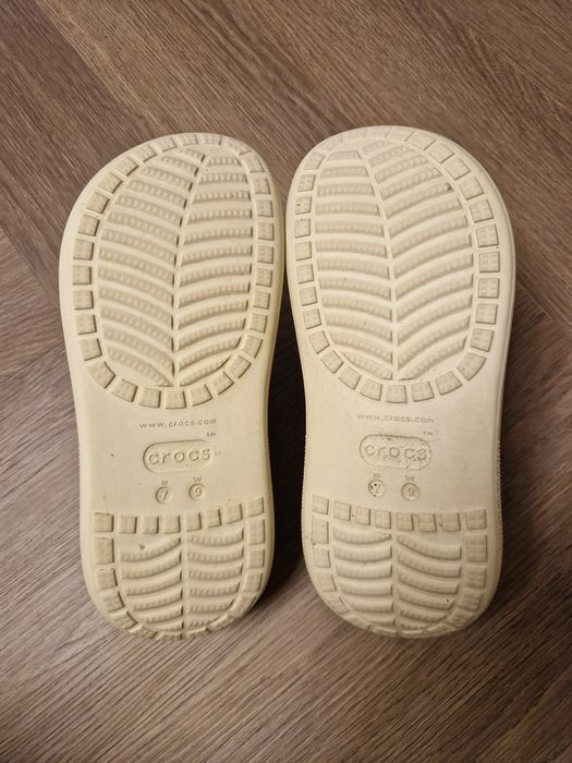 Vand crocsi originali