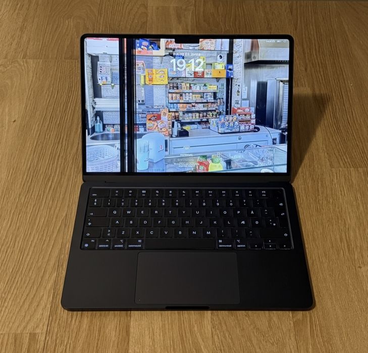 Apple MacBook AIR 2022 M1 defect