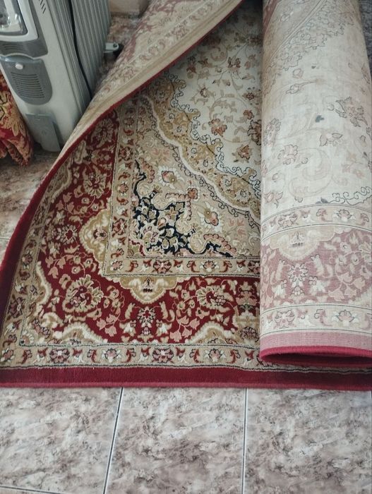 2.5 ga 5 qalin gilam sotiladi