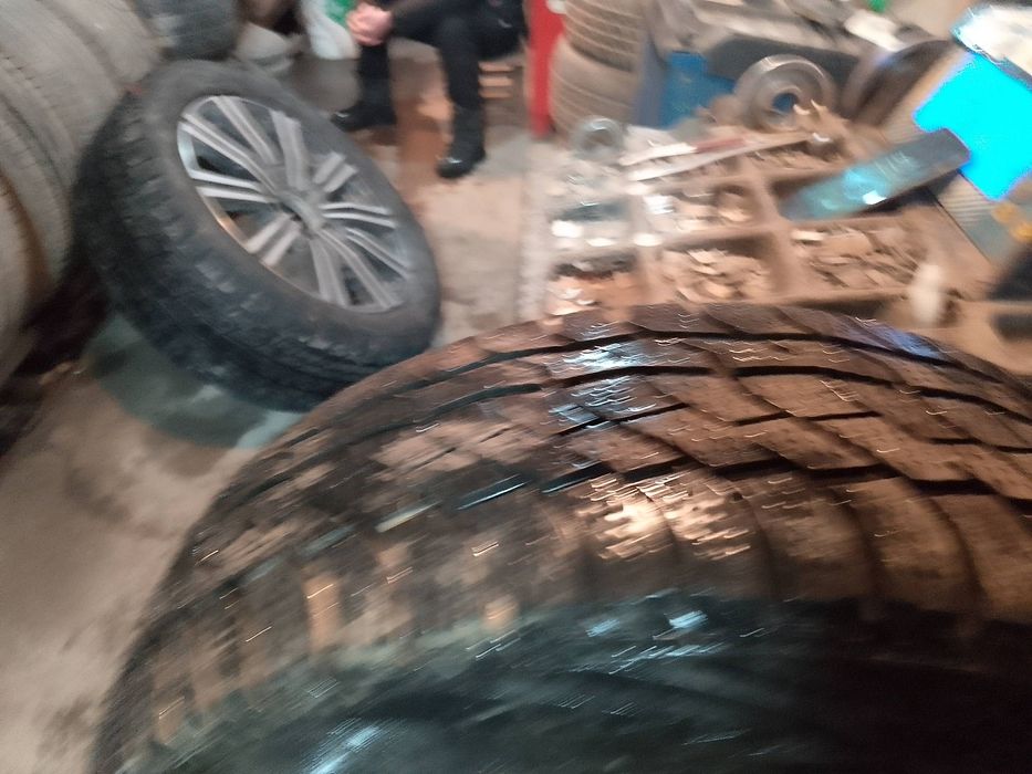 Автозапчаста шина