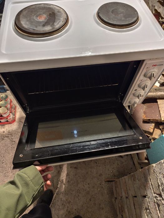 Продавам готварска печка  VICOM