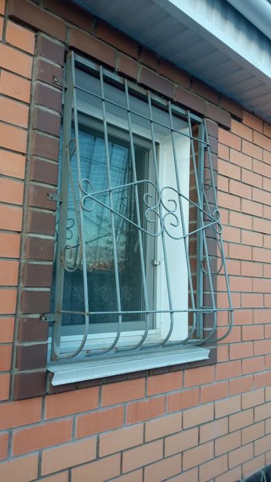 Решётки на окна.