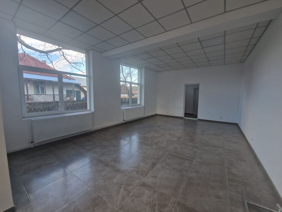 De închiriat Spațiu comercial Tazlau 62 mp utili, jud. NEAMT