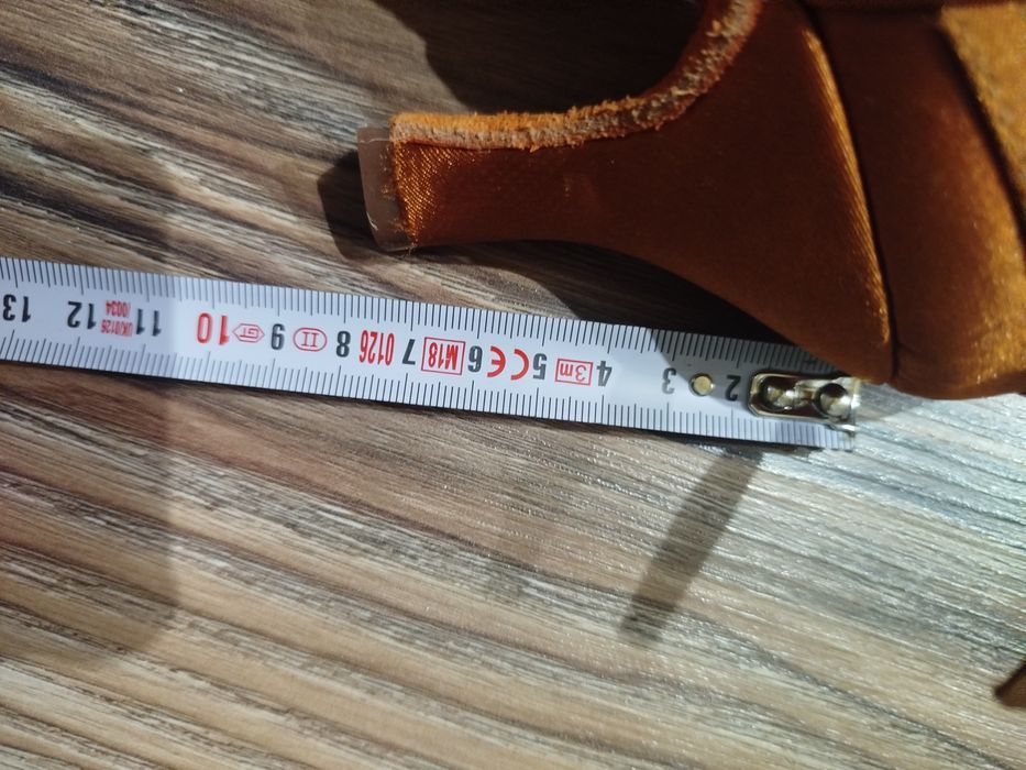 Обувки за латино танци