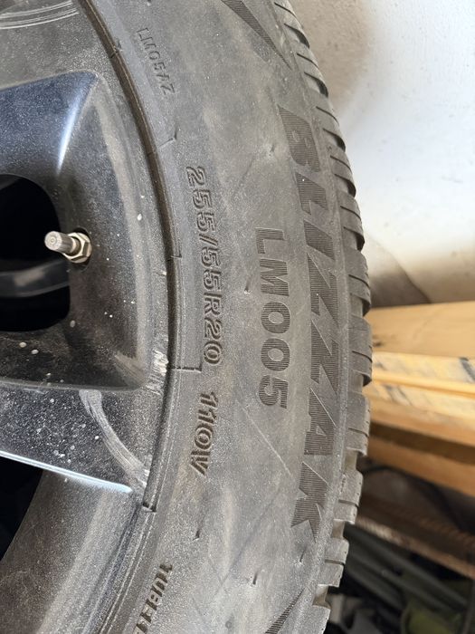 Зимни гуми с джанти 255/55/20 BRIDGESTONE