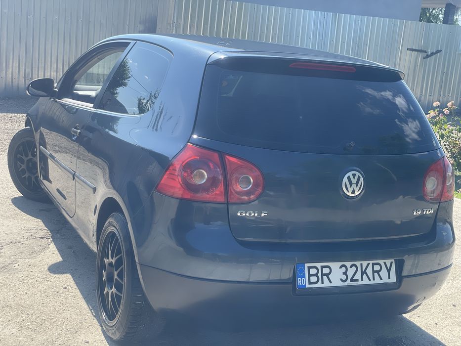 Vând golf 5 coupe