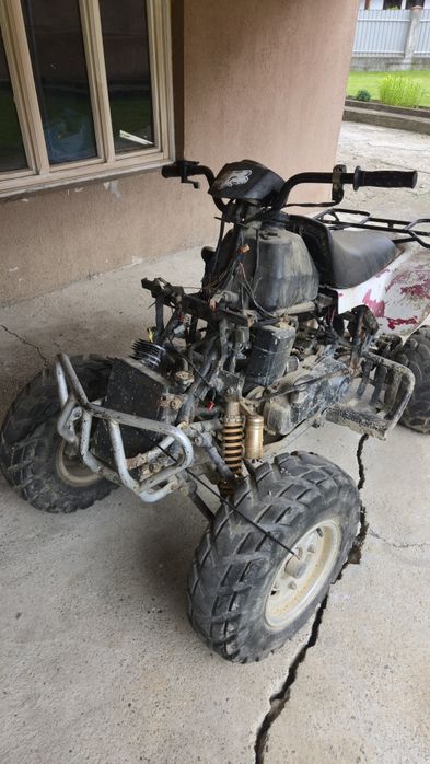 Vând atv de 200cc