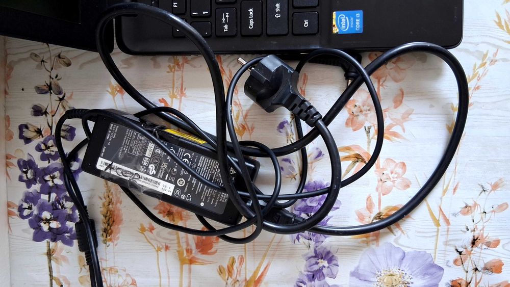 Laptop Acer E5 - 571