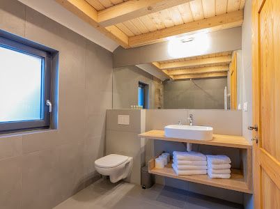 Cabana de inchiriat la Cavnic- langa partie