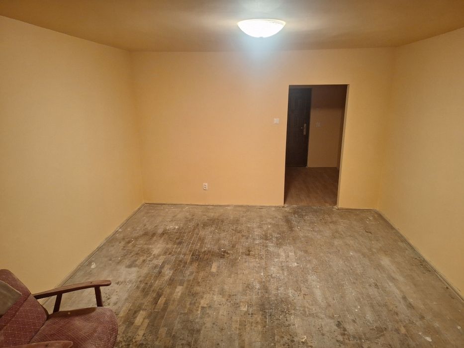 Vand garsoniera etajul 9