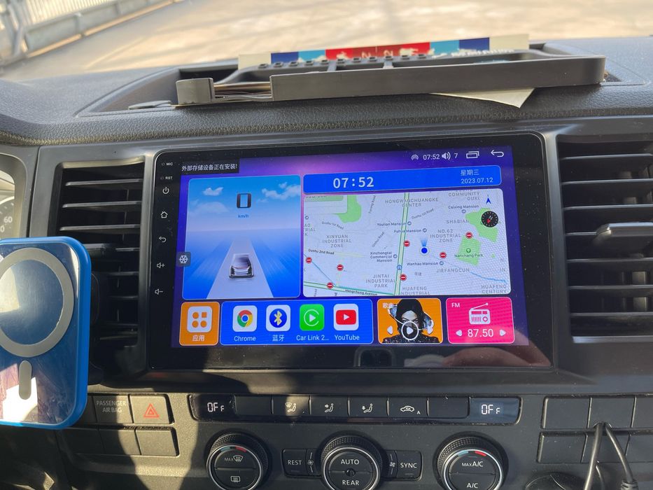 Navigatie Android VW Transporter Waze YouTube GPS Carplay BT