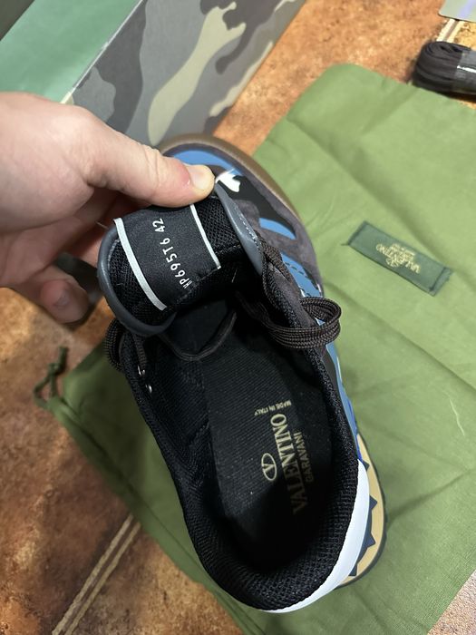 Vand adidasi valentino garavani marimea 42 noi