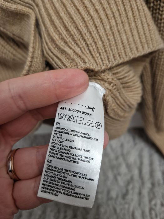 Cardigan Repeat 100% merinos super fin, impecabil
Mar 40
U: 32
B: 48
L