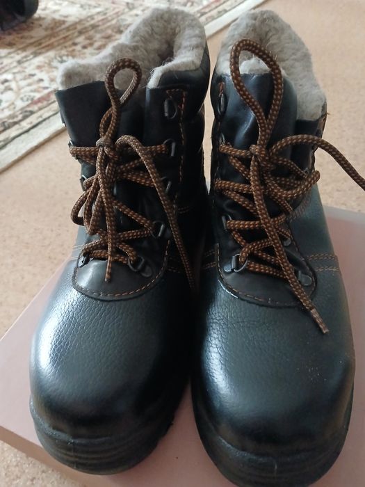 Продам зимние сапожки
