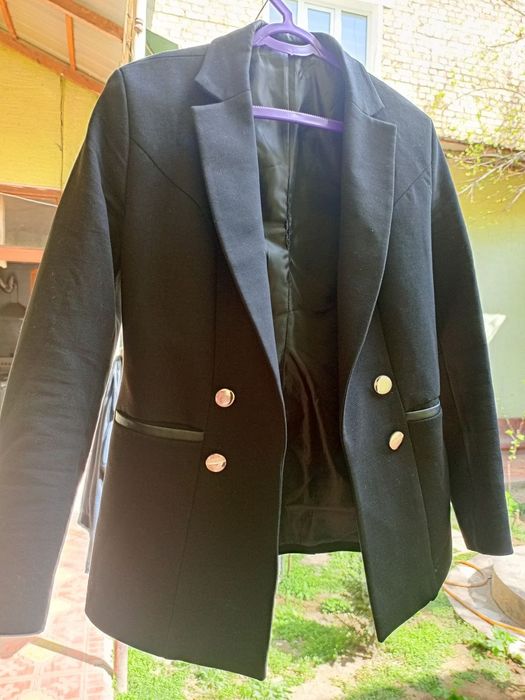 Костюм сотилади  холати идеал, янгидек, унча кийилмаган