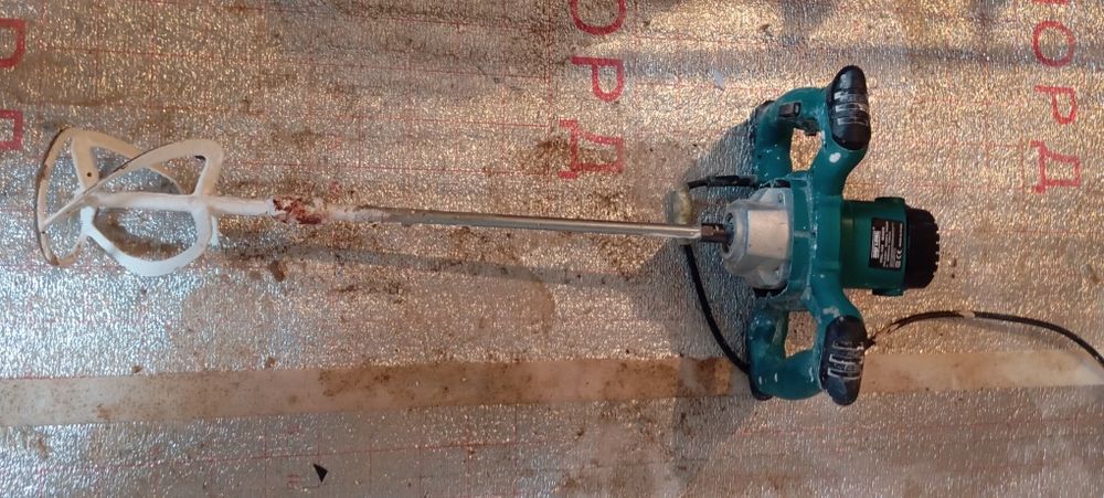 Строительный миксер ручной 
В хорошем рабочем состоянии
Как на фото