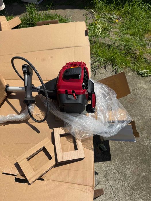 Motocoasă pe Benzină Mountfield MB 35 D, 1.4 CP, Motor în 2 Timpi, 32.6 cmc Ghidon Dublu