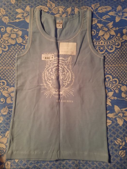 Майки новые на мальчика 7-9 лет