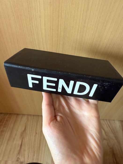 Слънчеви очила FENDI