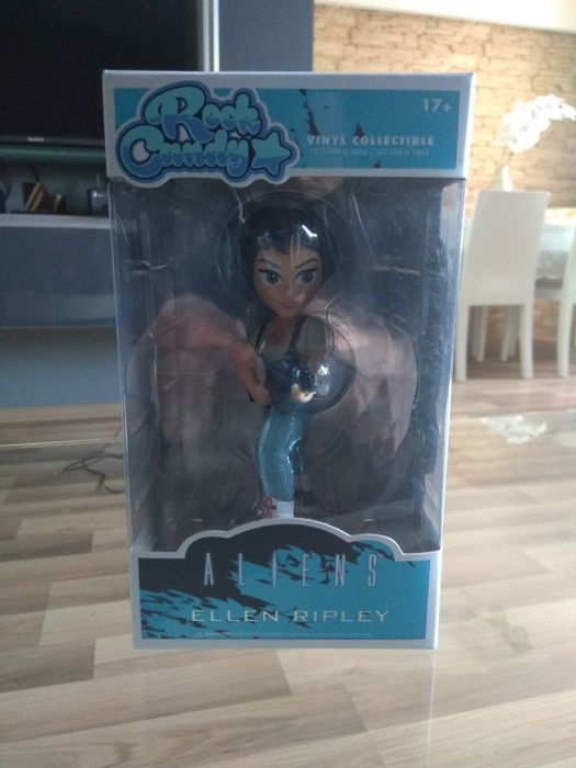 Продавам фигура Rook Candy Ellen Ripley