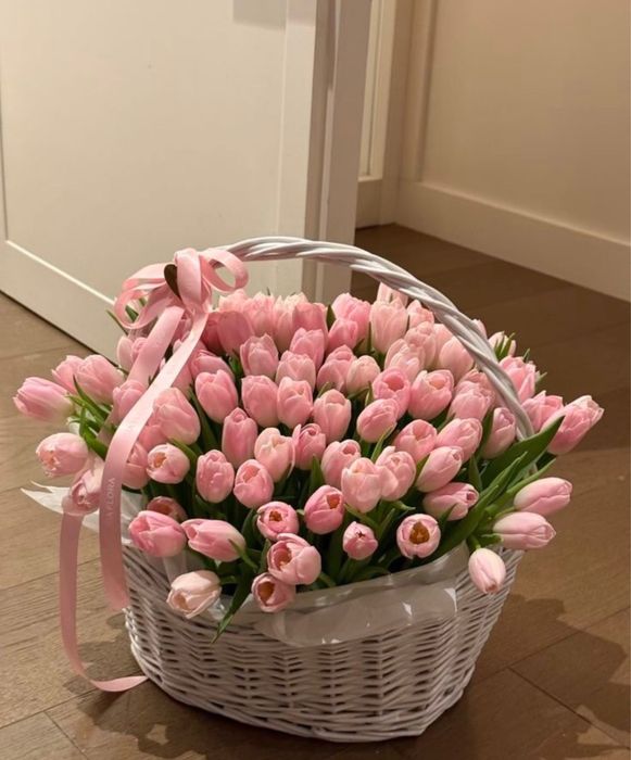 101 тюльпан в корзине 75000