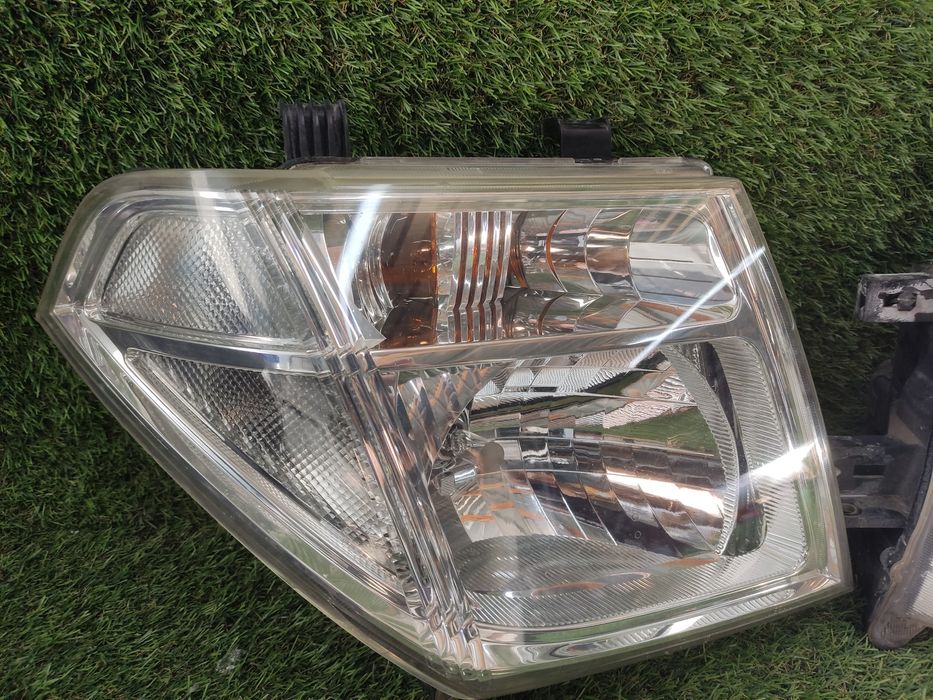 Фары nissan Pathfinder