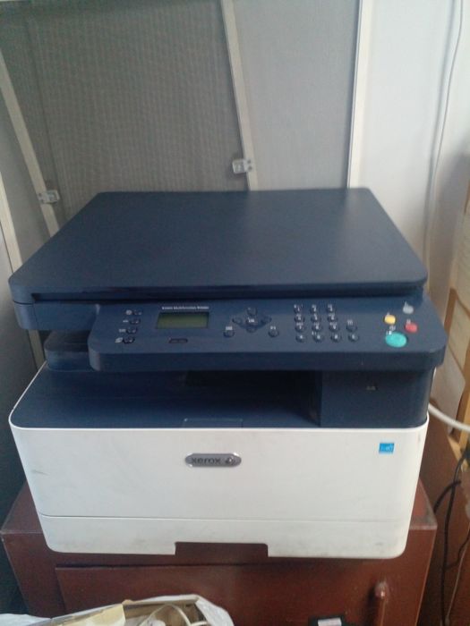 Продаю на запчасти МФУ B1022 A3 формат