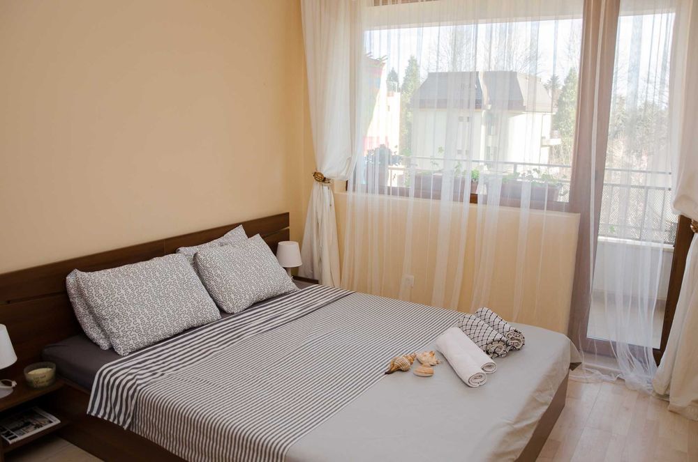 Дава се под наем Двустаен апартамент в к.к. Св.Св. Константин и Елена - 60 кв.м за 400 € - Снимка #7