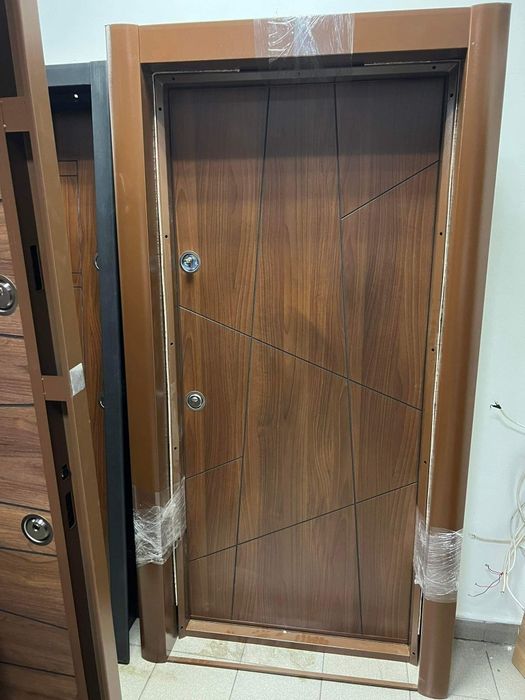 Евтини Блиндирани врати